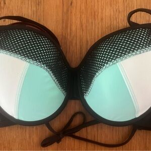 Shade & Shore Black and Mint Bikini Top